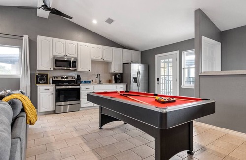 Wimberley Casa | Pet-Friendly! Pool/Spa, Views, Arcade, EV Charger