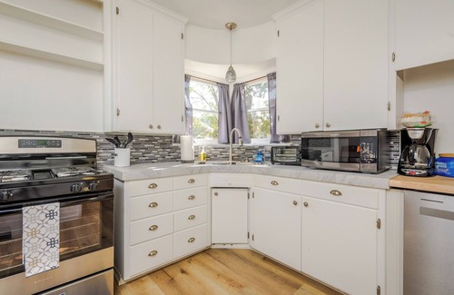 Solvang Casa | Pet friendly private house in the heart of Solvang! Enjoy a secluded yard and spacious cottage for your family.