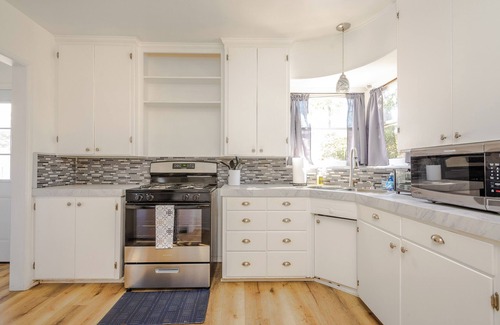 Solvang Casa | Pet friendly private house in the heart of Solvang! Enjoy a secluded yard and spacious cottage for your family.
