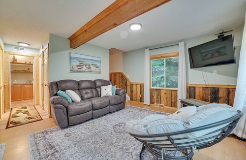 Prudenville Cabaña | Pet-Friendly Prudenville Getaway w/ Fire Pit!