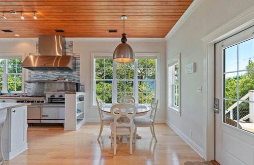 Dune Allen Beach Cabaña | Pet Friendly | Quiet Street | Short Walk to Beach