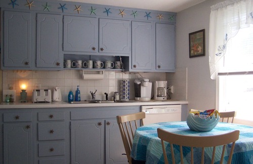 South Yarmouth Casa | Se admiten mascotas, tranquilo vecindario familiar con patio privado cercado con jacuzzi