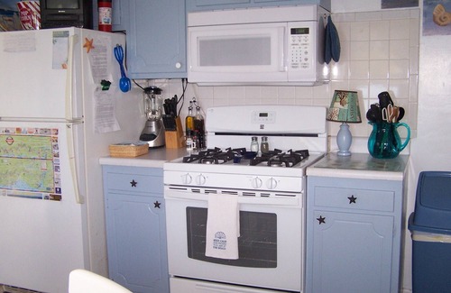 South Yarmouth Casa | Se admiten mascotas, tranquilo vecindario familiar con patio privado cercado con jacuzzi