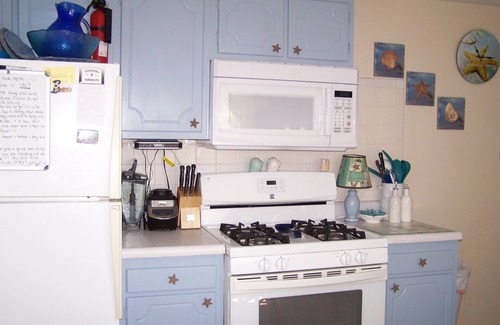 South Yarmouth Casa | Se admiten mascotas, tranquilo vecindario familiar con patio privado cercado con jacuzzi