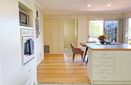 Ringwood Casa | Pet-Friendly Retreat 2BR Ringwood Prime location