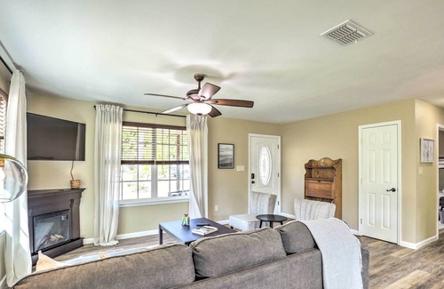 Circle D-KC Estates Casa | Pet-Friendly Retreat < 5 Mi to Bastrop Lake!