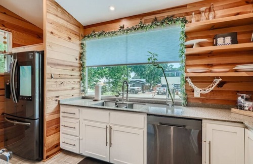 Barton Hills Casa | Pet Friendly Retreat with Lap Pool / Spa in the '04! Near SXSW Top Spots!