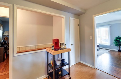 Roseville Casa | Pet-Friendly Roseville Home ~ 17 Mi to Detroit!