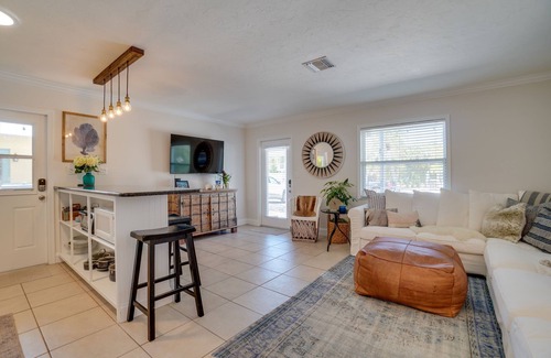 Holmes Beach Casa | Pet-Friendly - Rum Dog by SeaBreeze Vacation