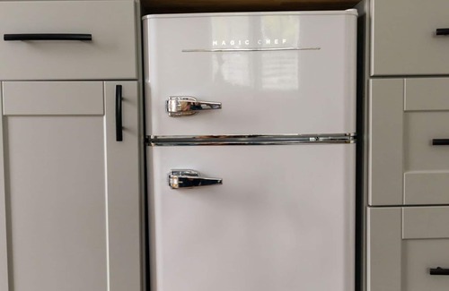 Kill Devil Hills Apartamento | Pet friendly studio apartment. Minimal shedding dogs only.1 dog max.$25 pet fee