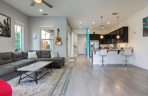 North Natomas Casa | Pet-Friendly Sacramento Home ~ 7 Mi to Downtown!