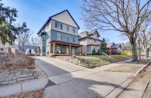Riverview Casa | Pet-Friendly Saint Paul Vacation Rental with Deck!