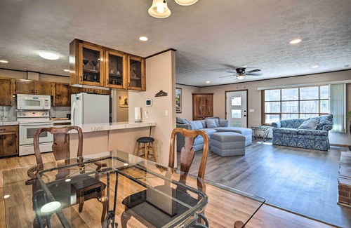 Saluda Cabaña | Pet-friendly Saluda Home w/ Mountain Views!