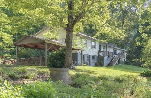 Saluda Cabaña | Pet-friendly Saluda Home w/ Mountain Views!