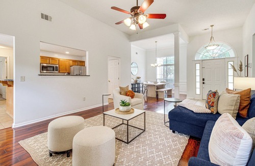 Savannah Casa | Pet-Friendly Savannah Home w/ Cozy Fireplace!