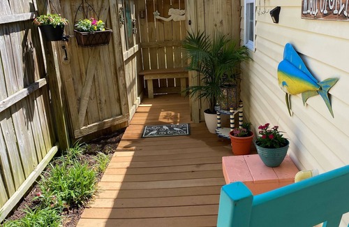 Supply Casa | Pet Friendly Separate Fee 75, enjoy fenced in yard, outdoor shower, fire pit