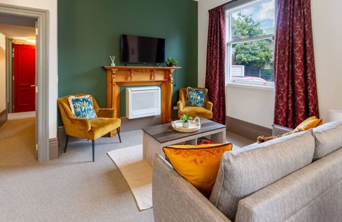 Christchurch City Centre Casa | Pet Friendly single level Heritage style home