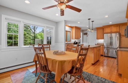Orleans Casa | Pet Friendly, Sleeps 4, Huge Back Yard, Skaket Beach