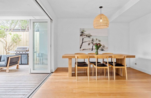 Blairgowrie Casa | This exquisite, ocean-side abode sleeping 10-11 guests,