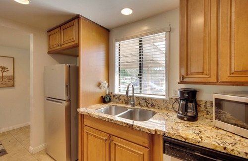 Palm Desert Casa | Pet-Friendly Stay w/Patio in Palm Desert Resort!
