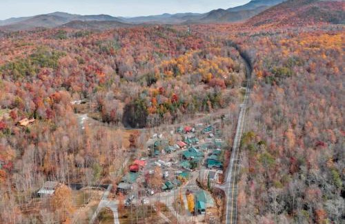 Gatlinburg - Pigeon Forge Complejo | Pet Friendly Studio Cabin in Gatlinburg