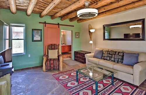 Taos Cabaña | Pet-Friendly Taos House w/ Patio & Hammock!