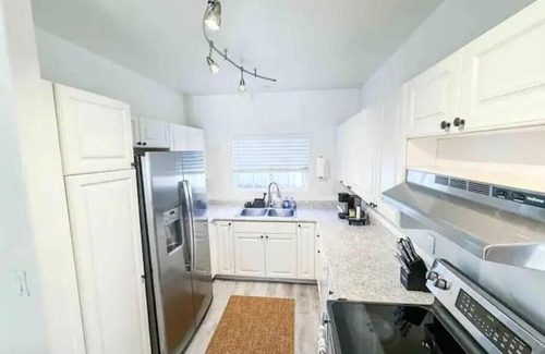 Ewa Casa | Pet Friendly Townhome--Fully fenced private yard