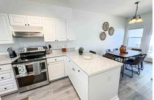 Ewa Casa | Pet Friendly Townhome--Fully fenced private yard