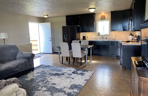 Hermosa Casa | Pet friendly tranquil country haven with modern comfort.
