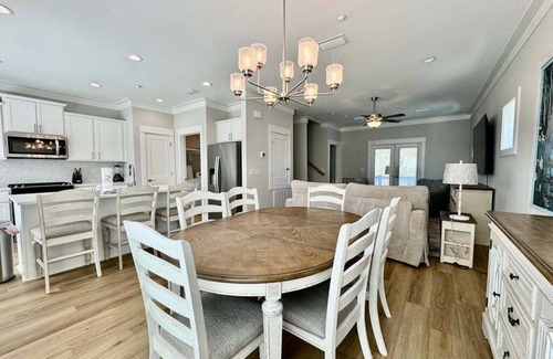 Orange Beach Cabaña | Pet Friendly.Turtle's Nest at Summer Salt Sleeps 9