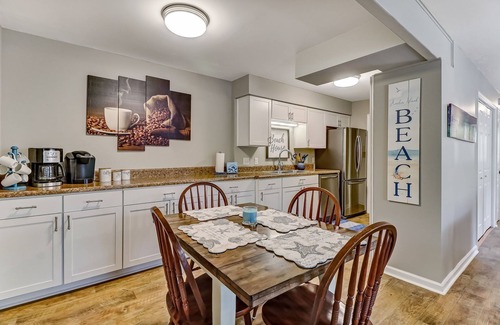Fernandina Beach Casa | Pet Friendly | Updated Forest Ridge Villa | Short Walk to the Beach | Community Pool & Tennis