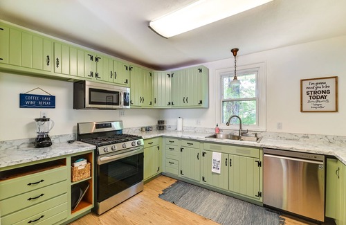 Union Springs Casa | Pet-Friendly Upstate NY Home < 1 Mi to Cayuga Lake