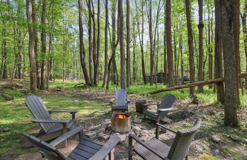 Locust Lake Village Casa | Pet Friendly Lake Retreat With Hot Tub & Fire Pit
