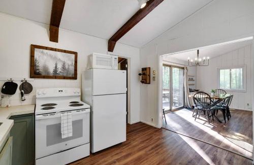 Locust Lake Village Casa | Pet Friendly Lake Retreat With Hot Tub & Fire Pit