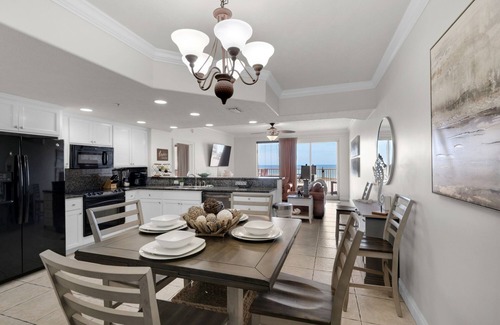 Lower Grand Lagoon Condominio | PET FRIENDLY-Beach Service Included-GROUND FLOOR-POOLSIDE CAFE-HOT TUB-GRILLS