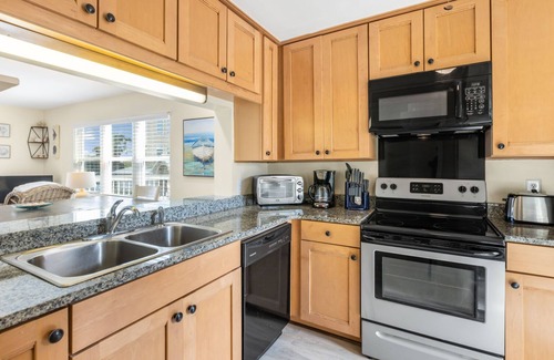 Inlet Beach Casa | Pet Friendly 2 Bedroom Townhome in Inlet Beach, Gulf Views, 2 King Beds!