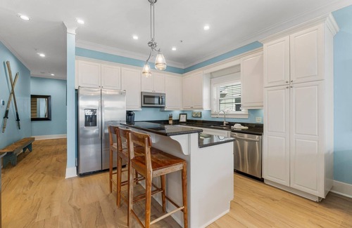 Kiska Beach Casa | Pet Friendly Beach House – Sleeps 16, Pool, Steps to Beach, Free Golf Daily