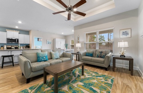 Upper Grand Lagoon Casa | Pet Friendly & 5 minute drive to the beach!