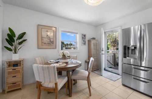 Kiska Beach Casa | PET FRIENDLY! CLOSE TO 3 BEACH ACCESS POINTS! PRIVATE POOL! 6 SEATER GOLF CART AVAILABLE! 4/2 BUNGALOW SLEEPS 10!