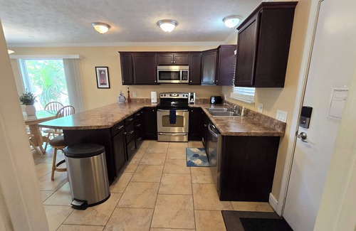 Panama City Beach Cabaña | Pet Friendly Cottage Minutes To Pier Park-Frank Brown-Beach! Monthly Rates