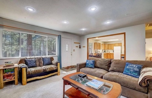 Tahoe Paradise Cabina | Pet Friendly Family Cabin