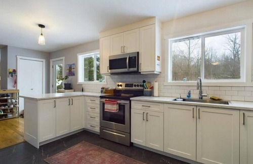 Saugeen Shores Casa | Pet friendly vacation home in Southampton - 4 bed - 2 bath - Shell Cottage