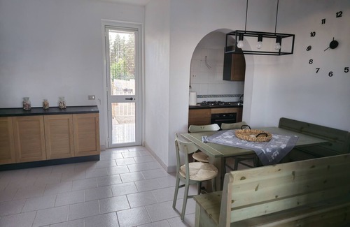 San Pietro in Bevagna Villa | Villa Andrea, que admite mascotas, con vistas al mar, jardín y Wi-Fi