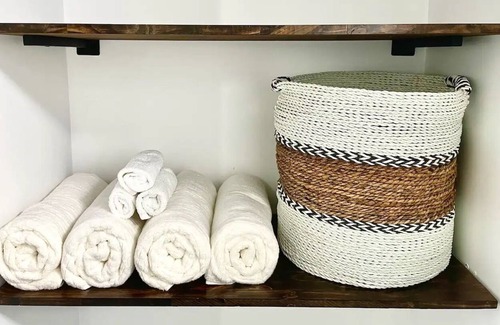 Karns Casa | Pet-Friendly w/Fenced Yard, Fast Wi-fi, King Bed