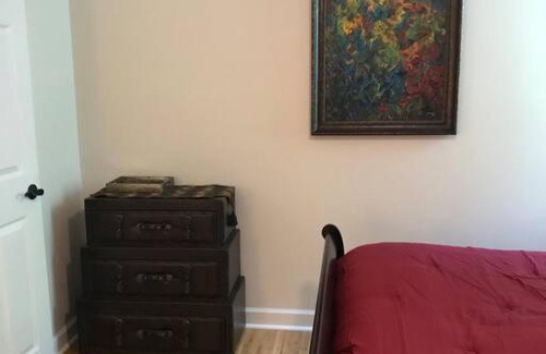 North Raleigh Casa | Pet Friendly & Walking Distance to Falls Lake