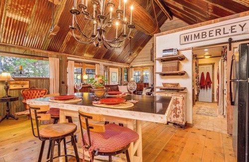 Wimberley Cabaña | Pet-friendly Wimberley Cabin w/ Fire Pit & Hot Tub
