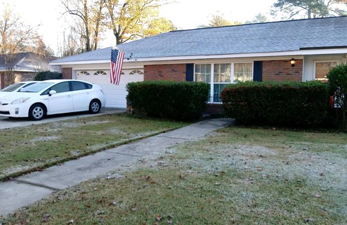 Columbus Casa | Pet Friendy 3/2 with screened in patio and privace fenced-in back yard!
