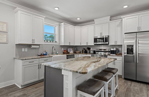 Cape San Blas Casa | Pet Paradise! Fenced Yard + Steps to Beach + Outdoor Shower + Beach Gear