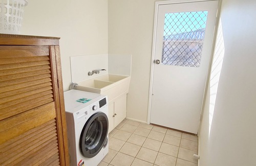 Avoca Casa | Pet & Tradie Friendly house with Bedroom Aircons