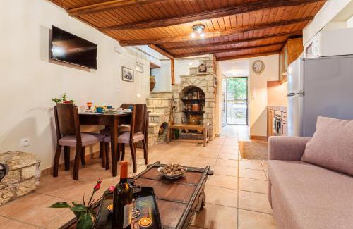 Messini Casa | Petalidi Olive Garden Stone House near the beach